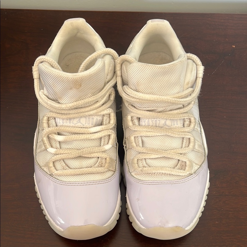 Nike Air Jordan Girls low top white and pale purple sneakers